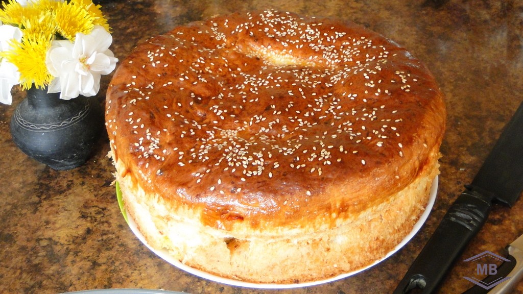 Сытный пирог, скрывающий в себе сразу три начинки!