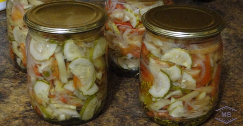 Собираем в банки всё, что любим: перчик, огурчики, томаты!